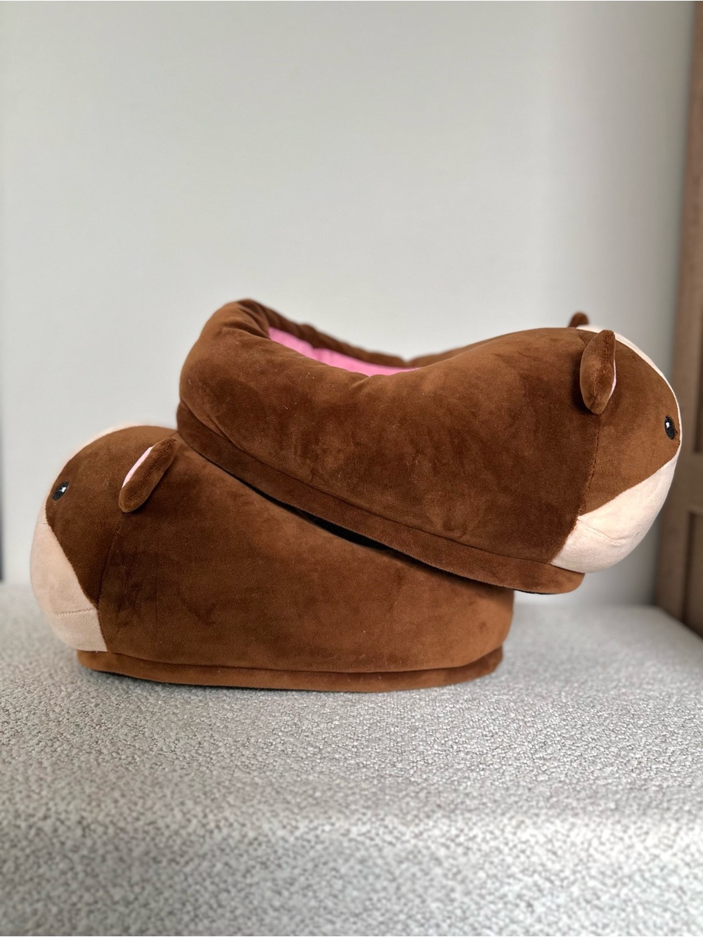 GuineaDad Ultra Plush Adorable Guinea Pig Slippers - Picture 5 of 10